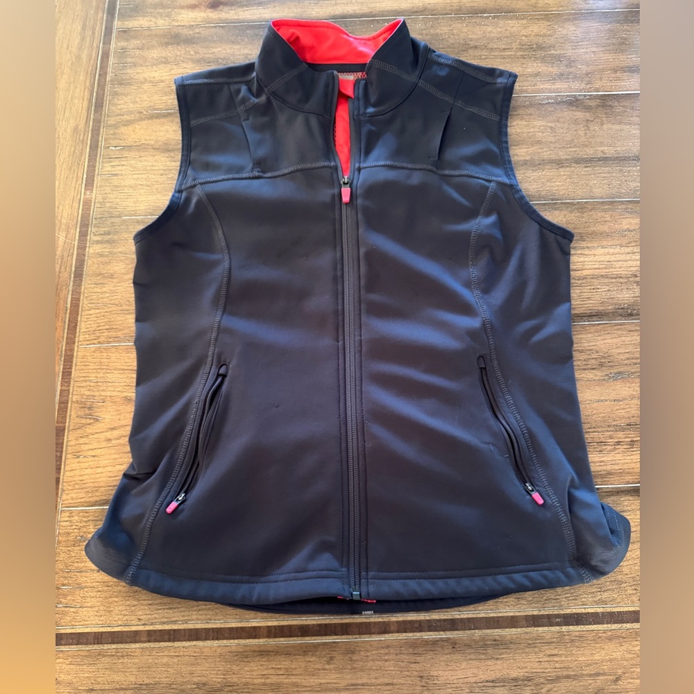 Athleta medium weight vest sz M